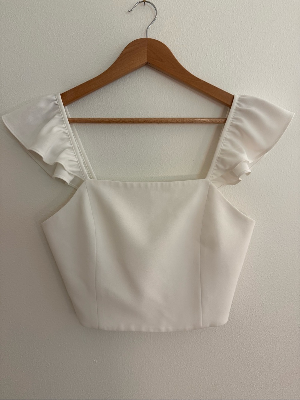 Alice + Olivia White flutter Ruffle Sleeve Crop Top Square Neck Blouse sz 6 EUC